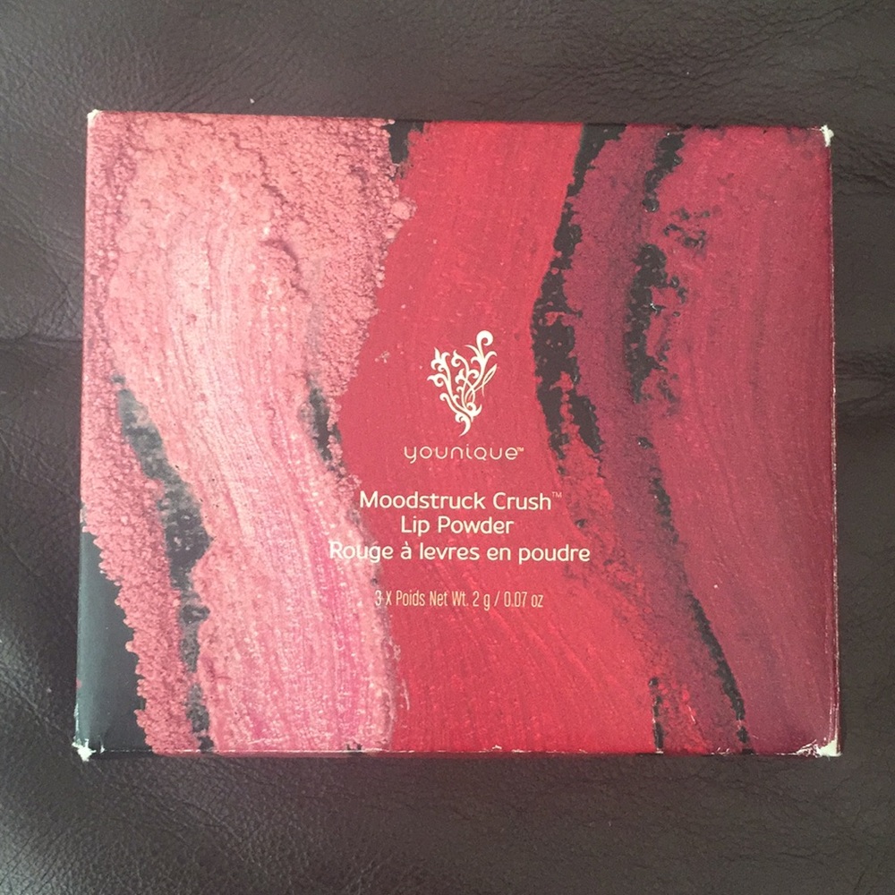 Crushed lip powders